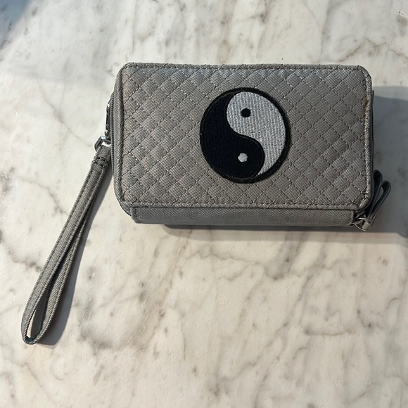 Vera Bradley Iconic RFID All in One Crossbody Gray Denim Yin Yang - Picture 5 of 12